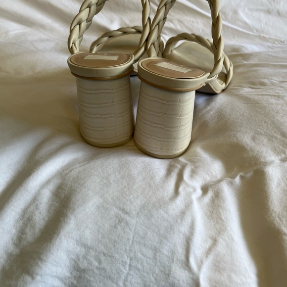 🌸EUC Dolce Vita Ivory Stella heels in size 11 - Picture 4 of 10